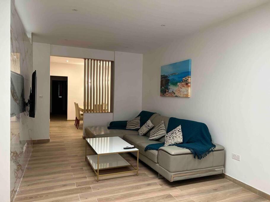 דירות סיינט פול ביי A Flat In The Heart Of Bugibba מראה חיצוני תמונה